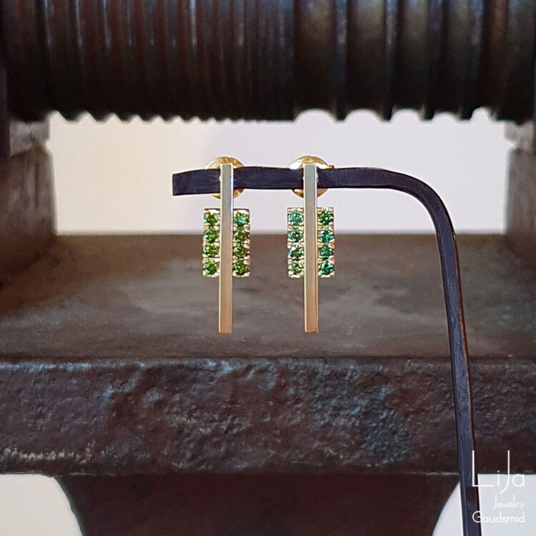 LiJa Jewelry Cambio geelgoud groene diamanten oorbellen