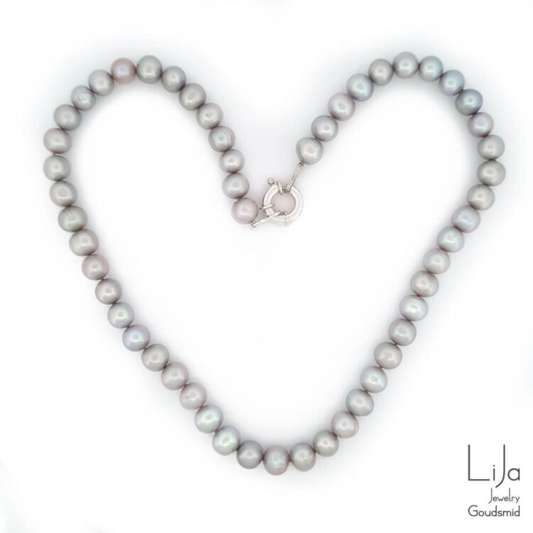 LiJa-Jewelry-grijze-parels-parelcollier-liefde